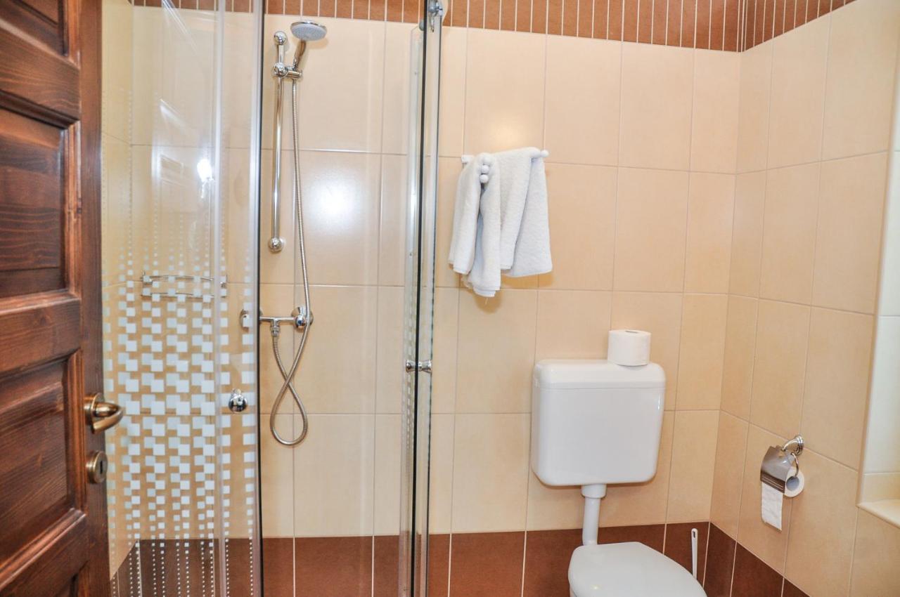 Апартаменты Magyar Apartman Iii. Хайдусобосло Экстерьер фото